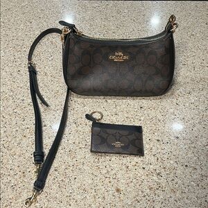 Coach Teri Shoulder Bag in Signature Canvas in Gold/Black/Walnut